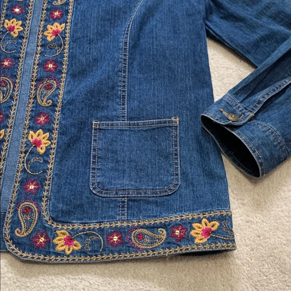 Alfred Dunner Vintage Denim Floral/Paisley Embroidery Denim Size 12